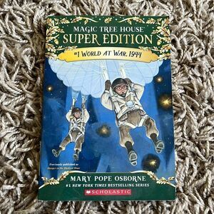 NWOT MAGIC TREE HOUSE SUPER EDITION BOOK #1 WORLD AT WAR, 1944